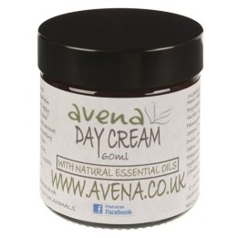 Natural complete moisturizing cream with essential oils