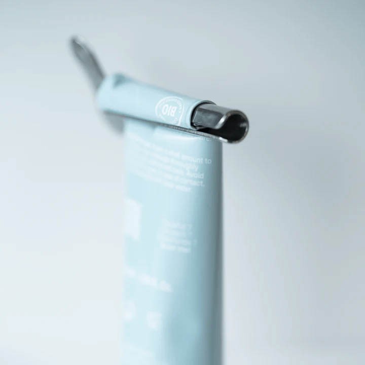 clé presse tube pour utiliser les tubes souples jusqu'au bout !